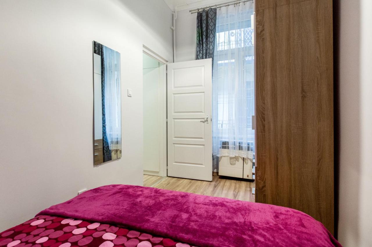 Quiet Nest In The Bustling Centre Of Budapest Budapeste Exterior foto